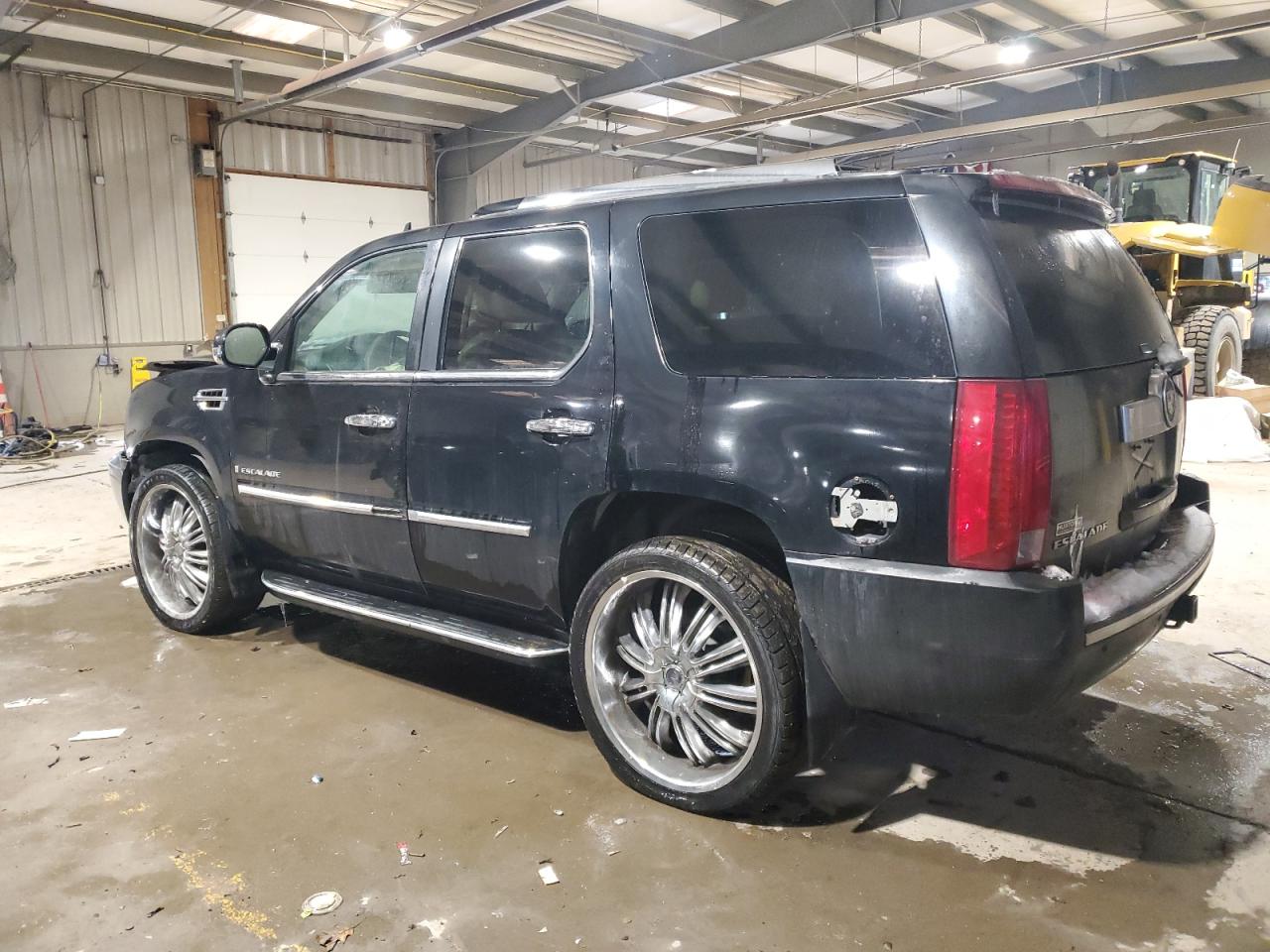 2007 Cadillac Escalade - Image 2