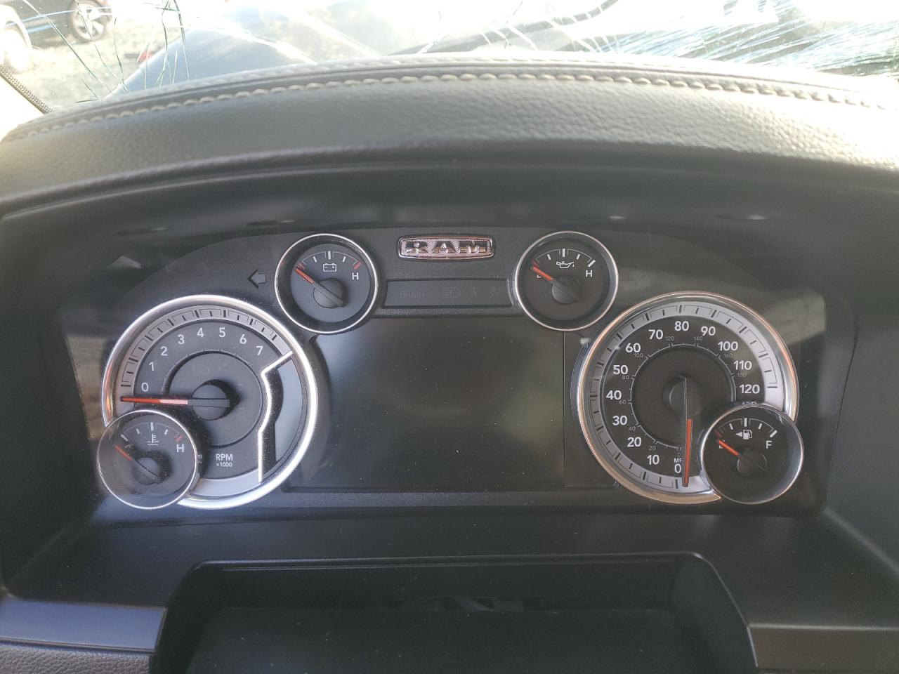 2016 RAM 1500 - Image 9