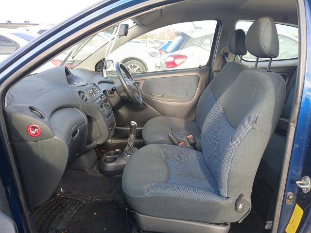 2004 TOYOTA YARIS BLUE