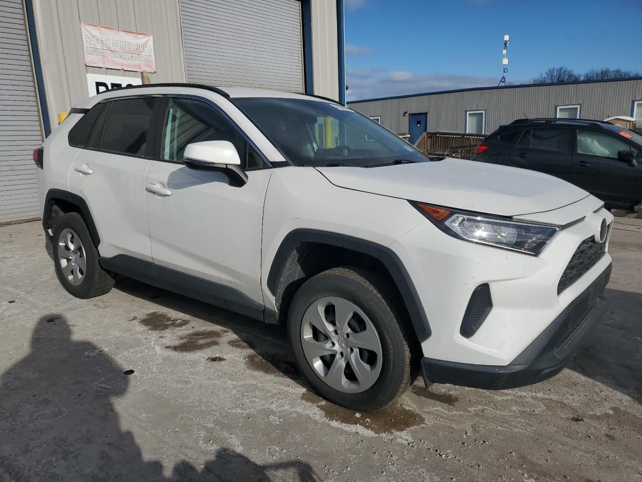 VIN 2T3G1RFV8KW047181 2019 TOYOTA RAV4 no.4