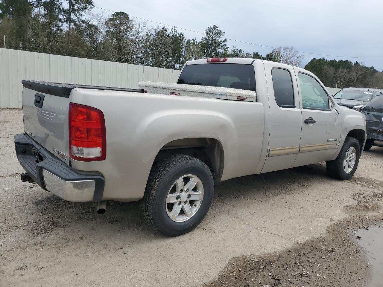 2007 GMC Sierra - Image 3