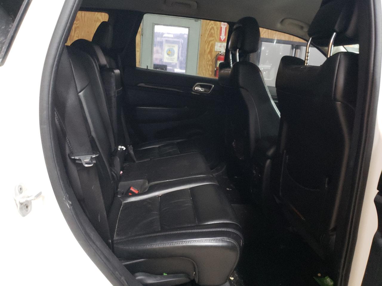 2011 Jeep Grand Cherokee - Image 11