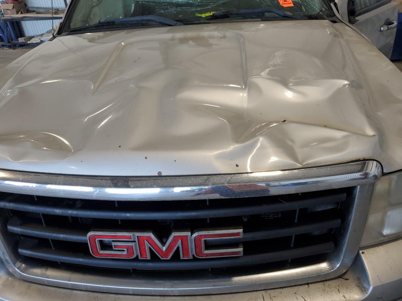 2010 GMC Sierra - Image 12