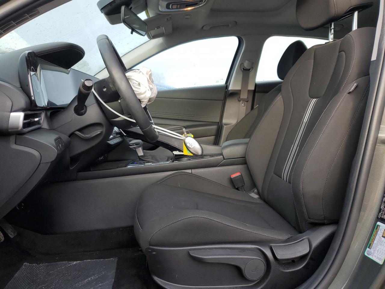 2024 Hyundai Elantra - Image 7
