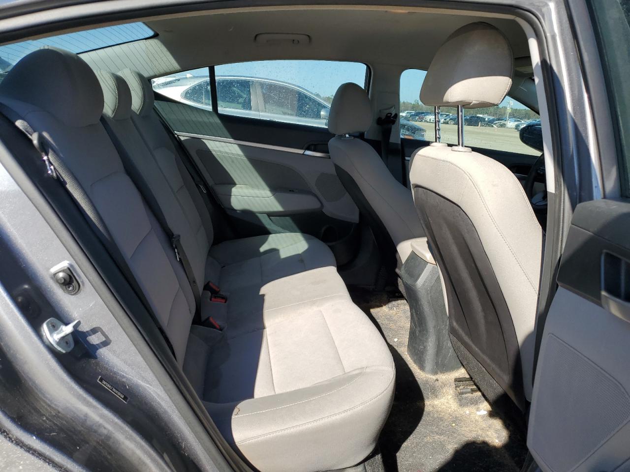 2019 Hyundai Elantra - Image 10