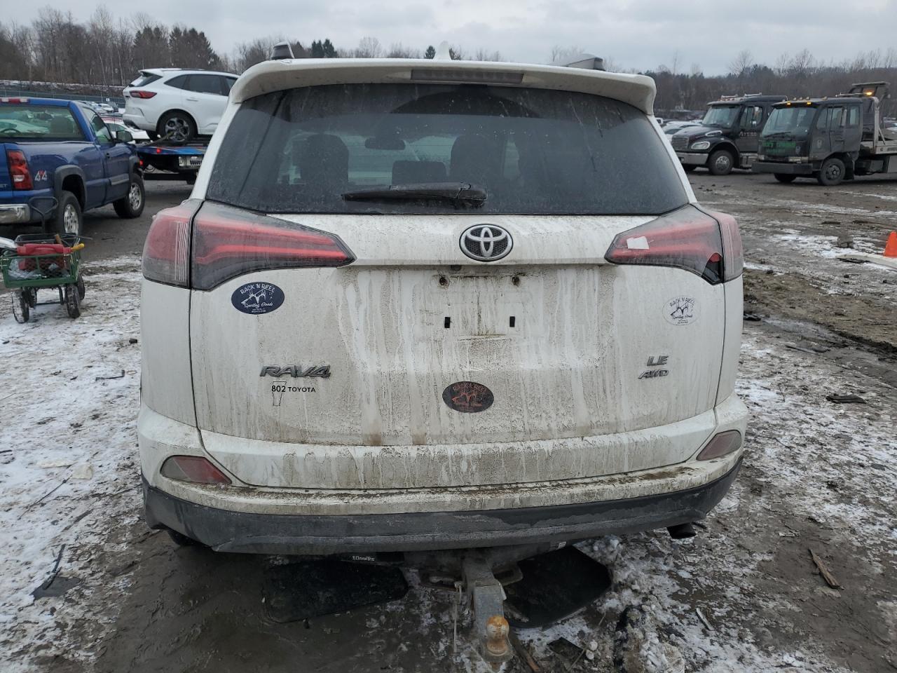 2017 Toyota RAV 4 - Image 6