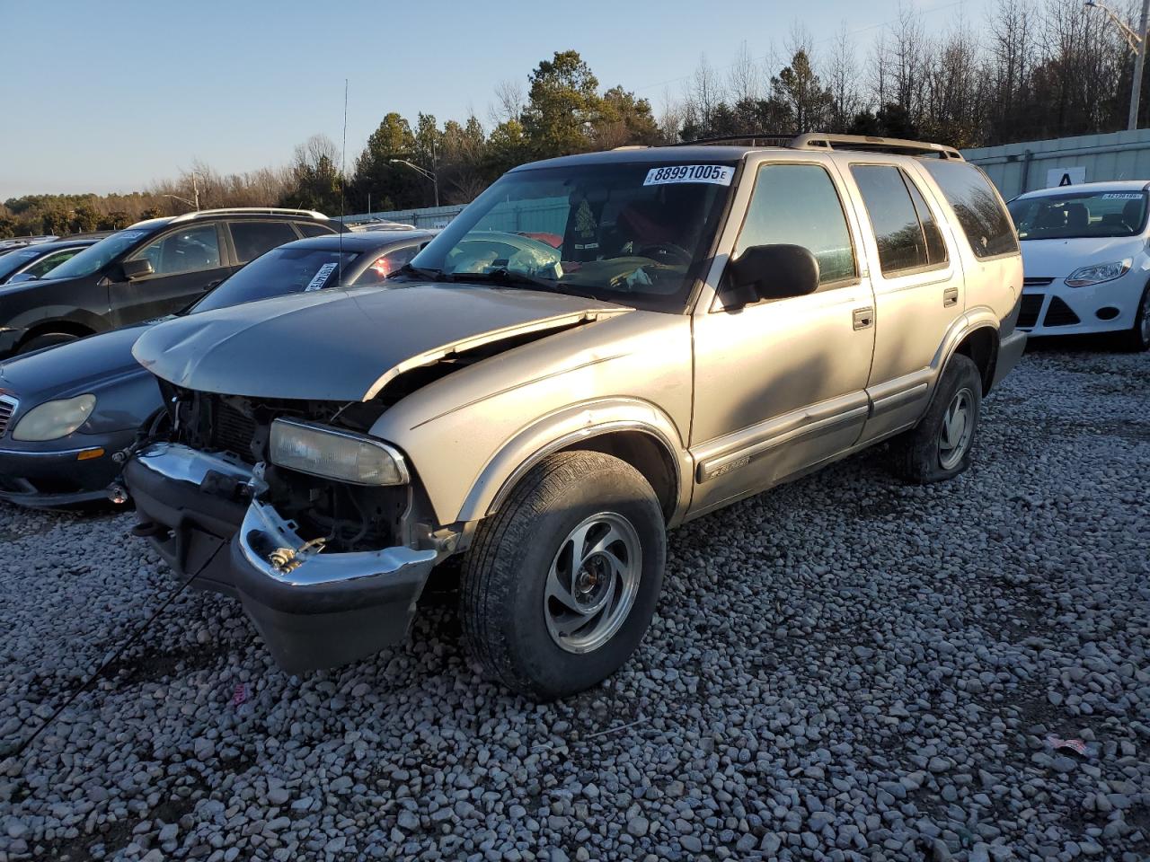 2001 Chevrolet Blazer - Image 1