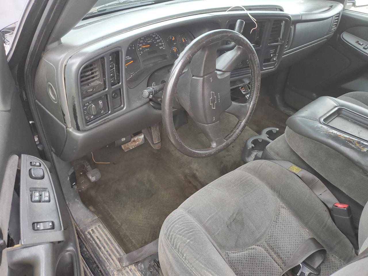 2003 Chevrolet Silverado - Image 8