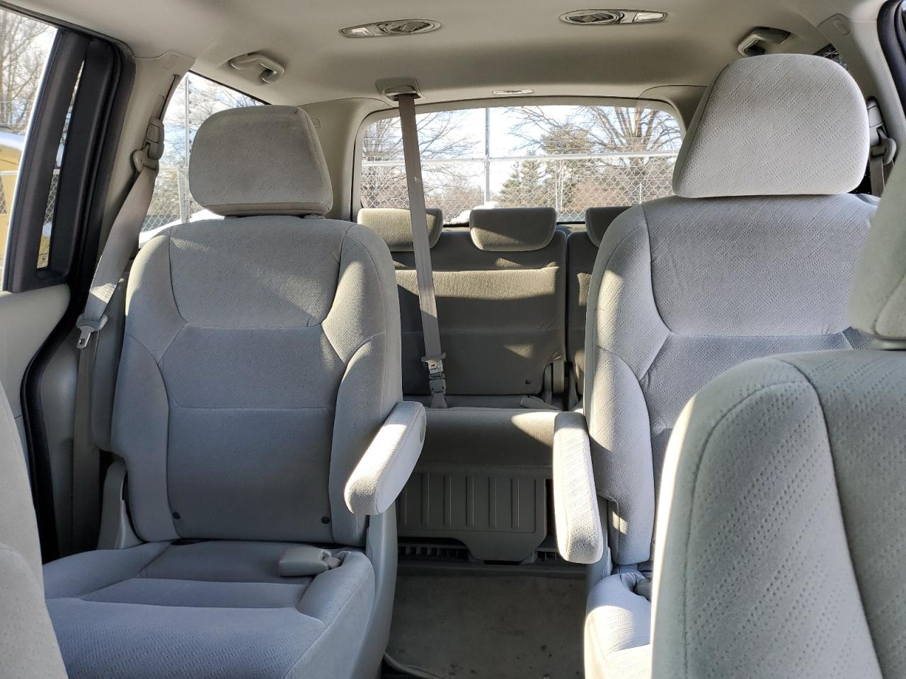 2008 Honda Odyssey - Image 10