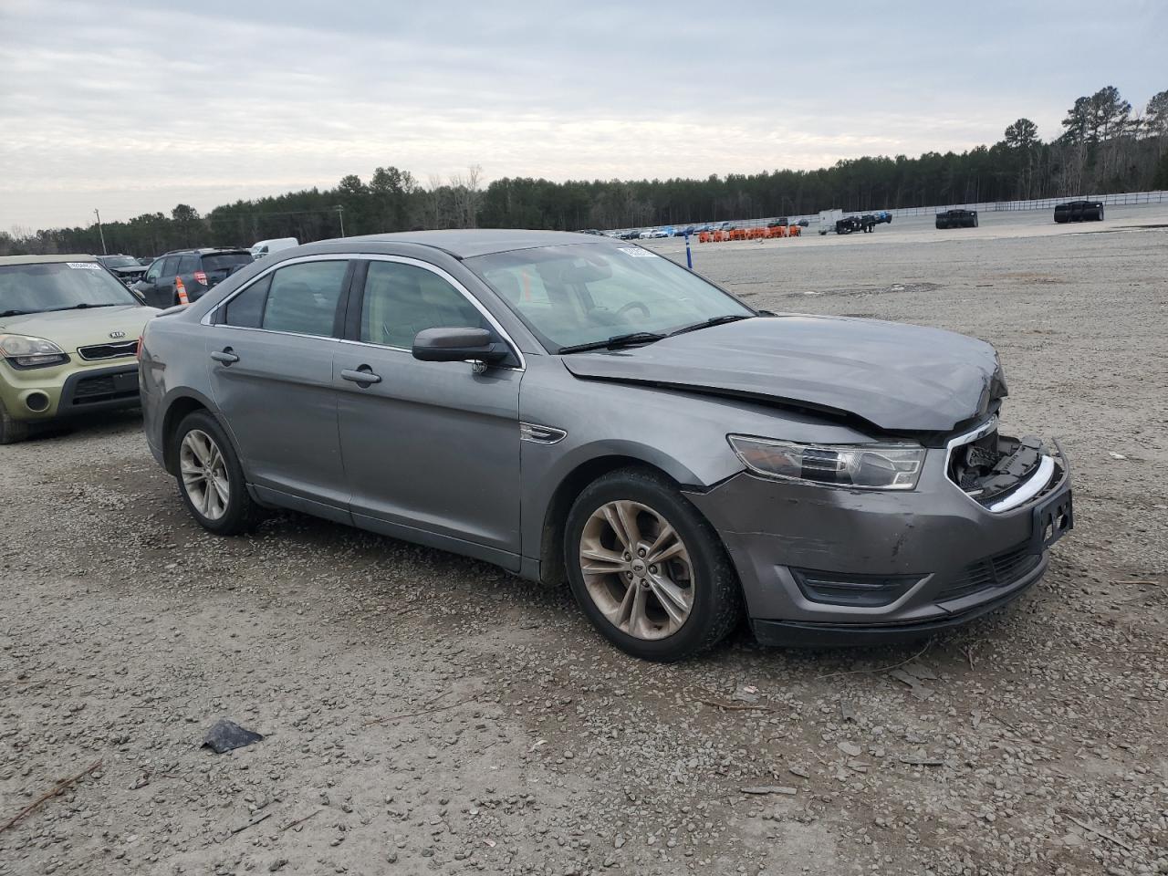 2014 Ford Taurus - Image 4
