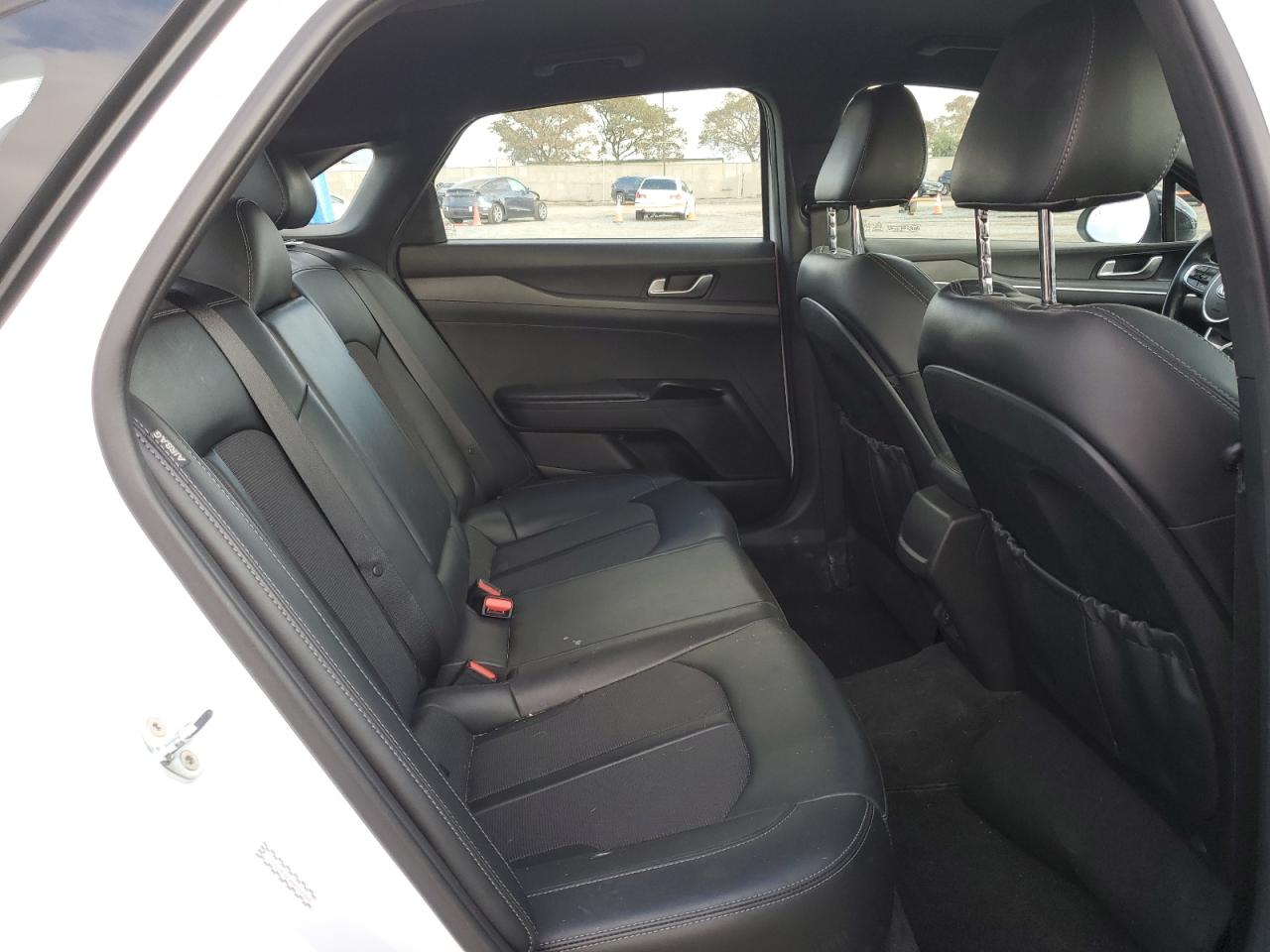 2021 Kia K5 - Image 10