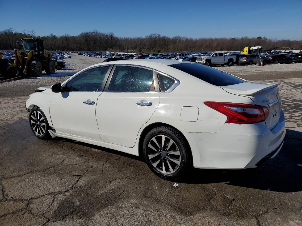 2016 Nissan Altima - Image 2