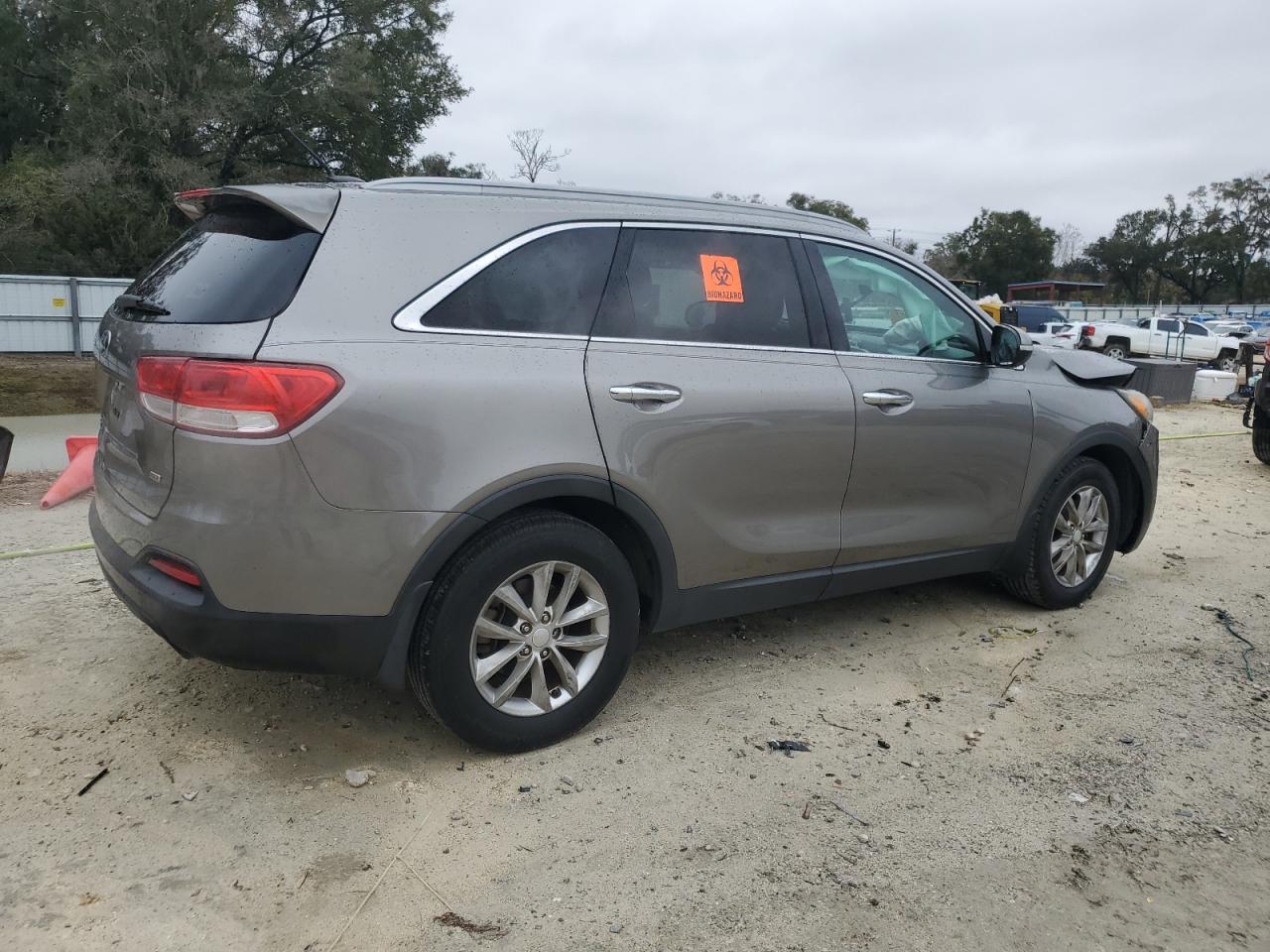 2016 Kia Sorento - Image 3