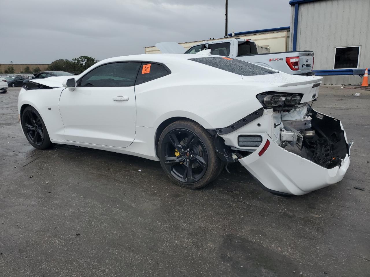 2022 Chevrolet Camaro - Image 2