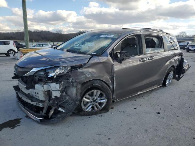 2022 Toyota Sienna Xle