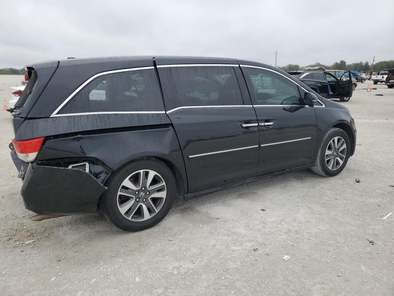 VIN 5FNRL5H94FB080640 2015 HONDA ODYSSEY no.3