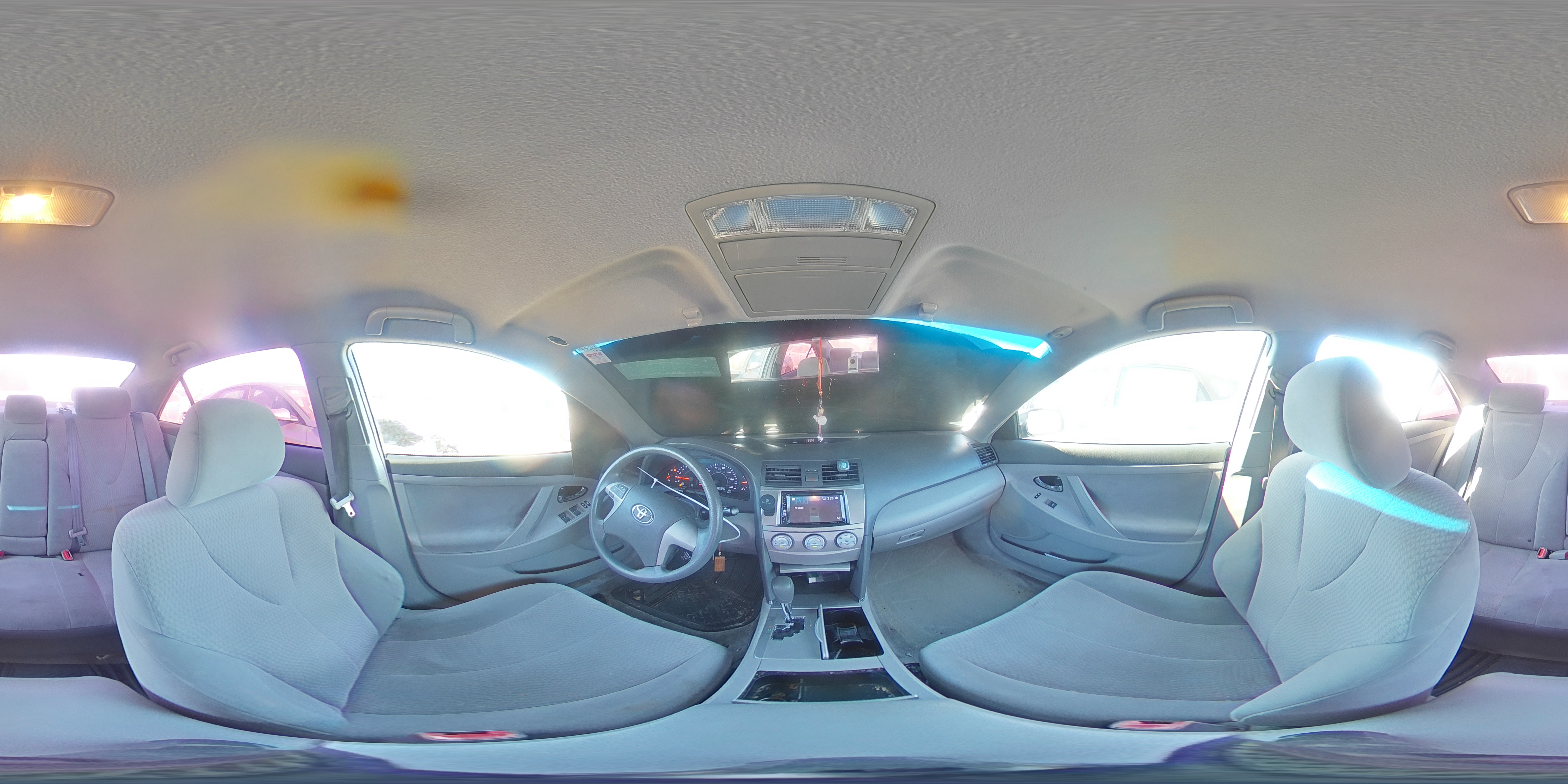 2010 Toyota Camry - Image 15