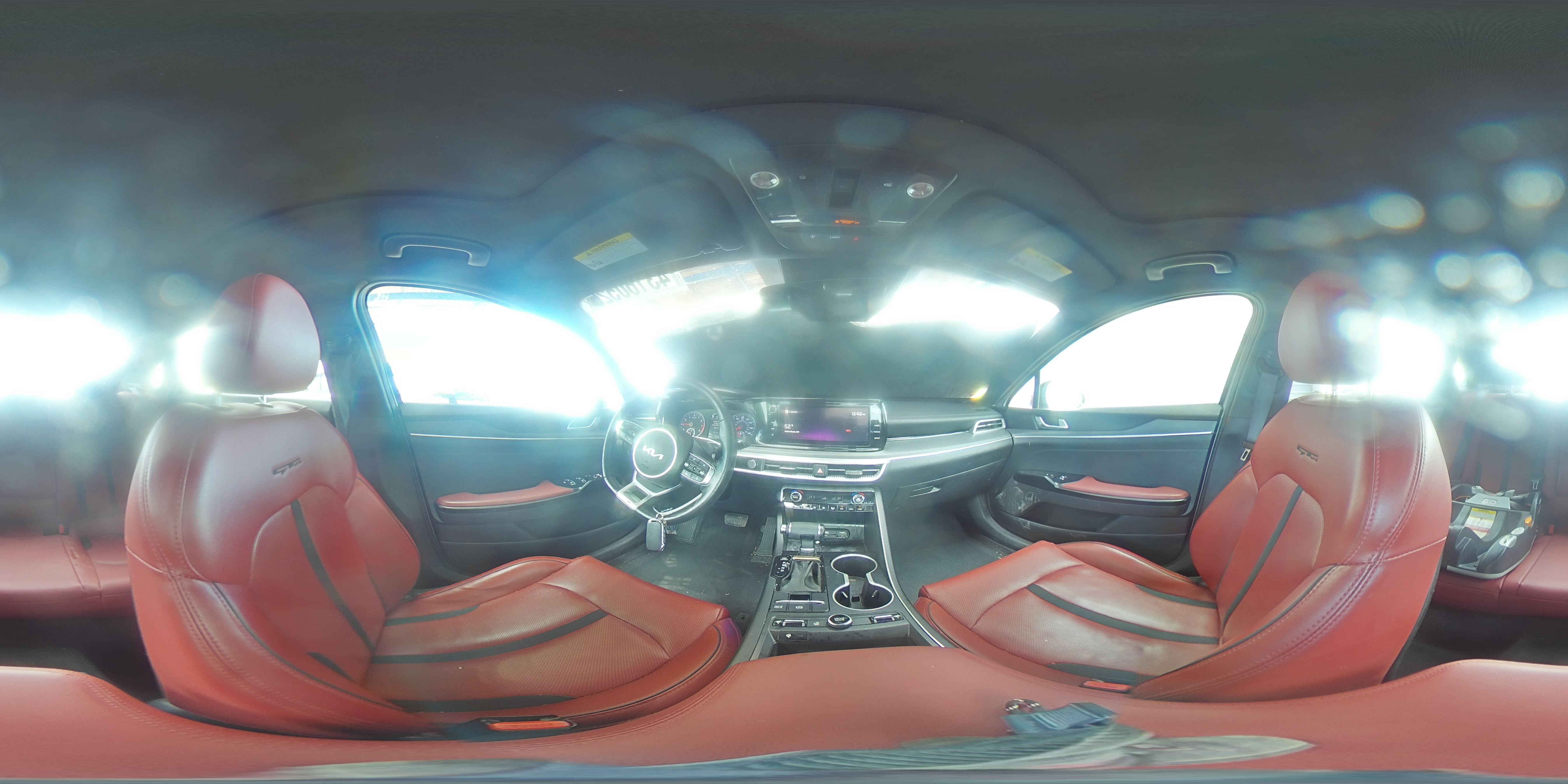 2022 Kia K5 - Image 12