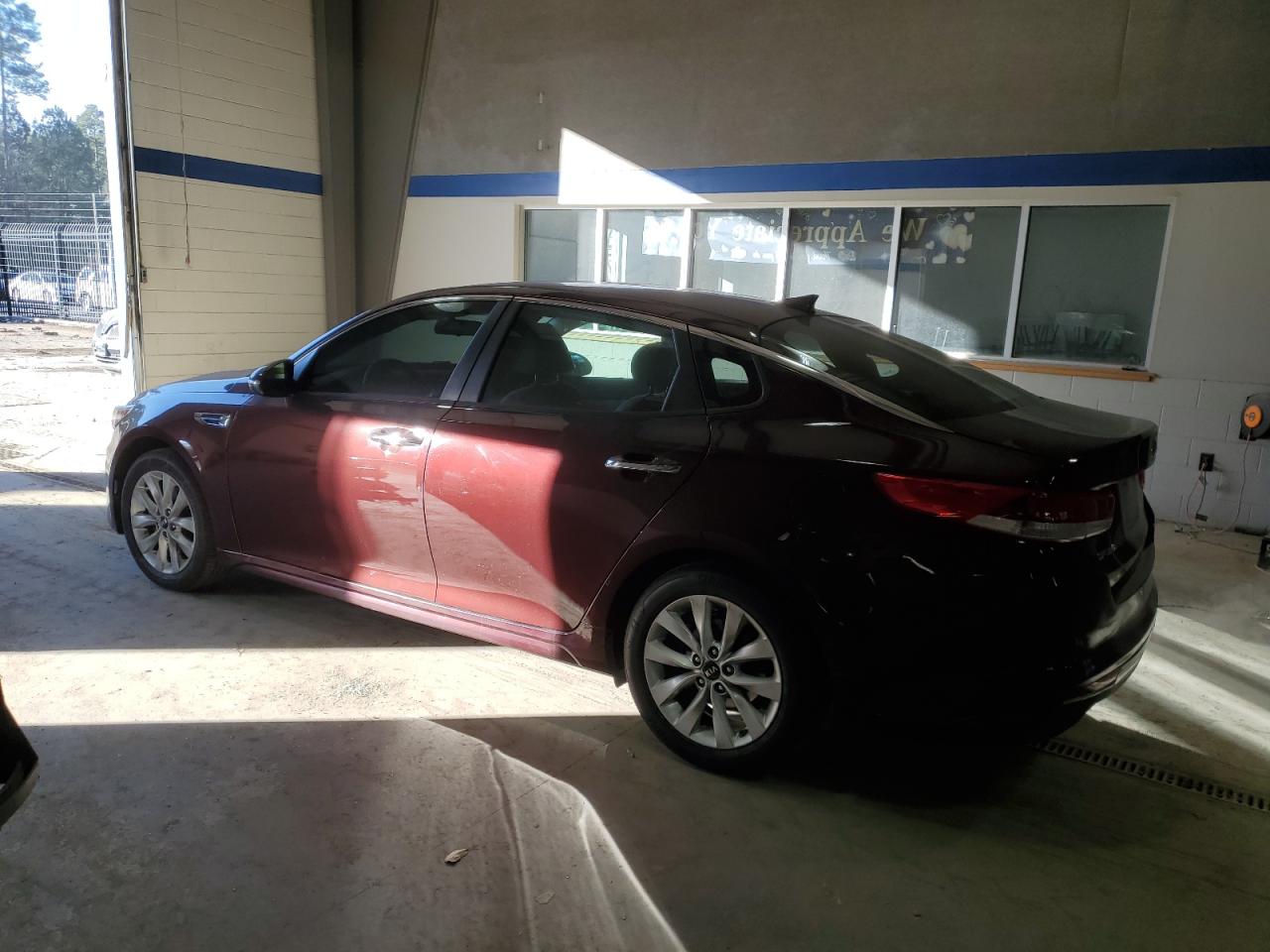 2016 Kia Optima - Image 2