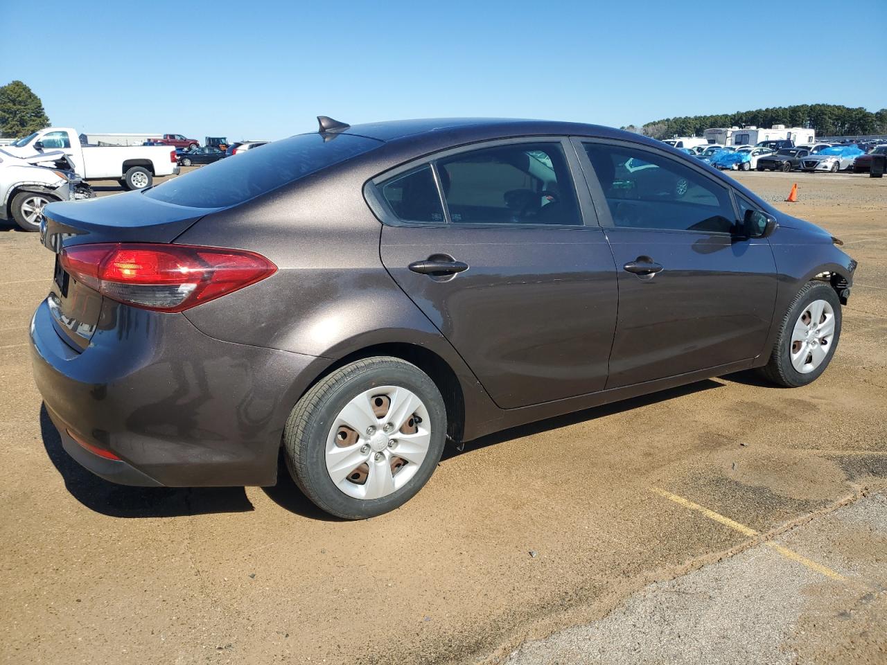 2017 Kia Forte - Image 3