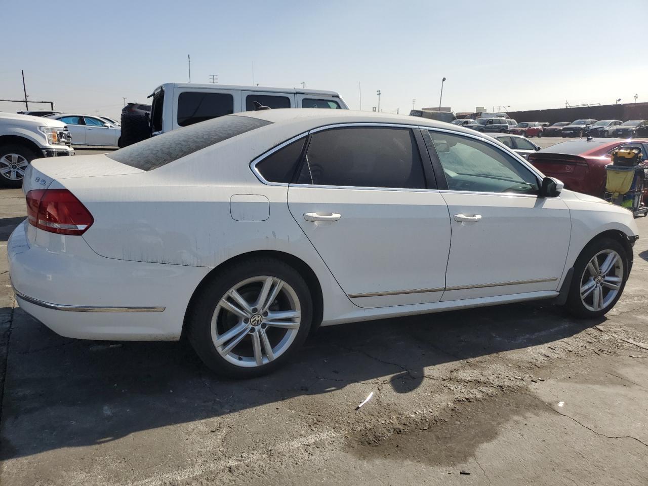 2014 Volkswagen Passat - Image 3