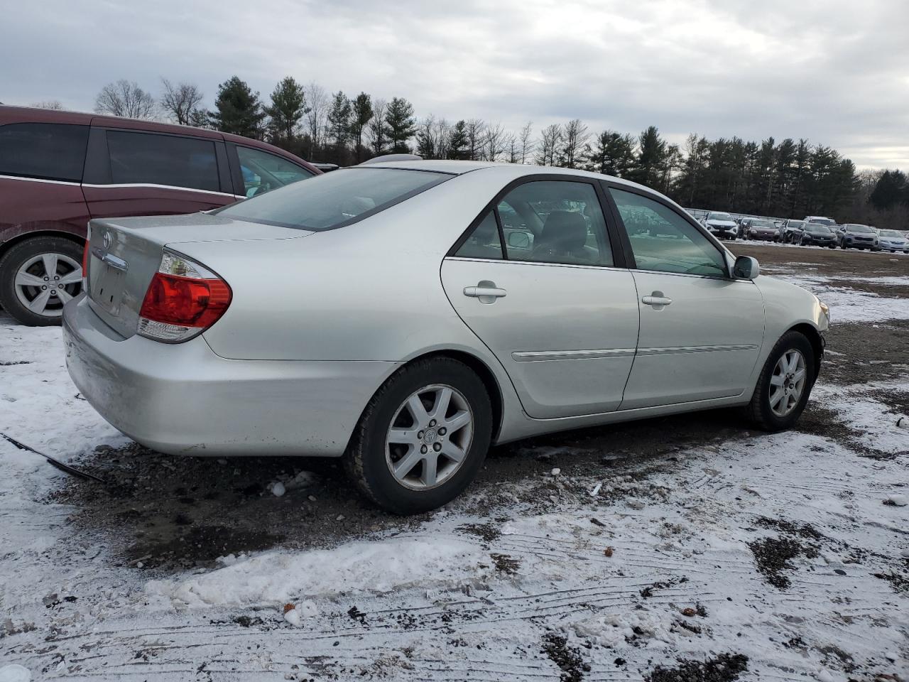 2005 Toyota Camry - Image 3