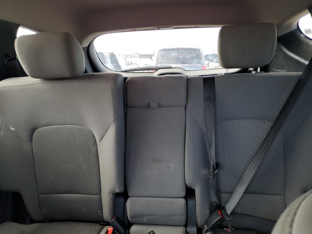 2018 Hyundai Santa Fe - Image 10