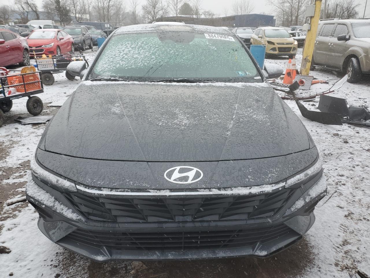 2024 Hyundai Elantra - Image 5