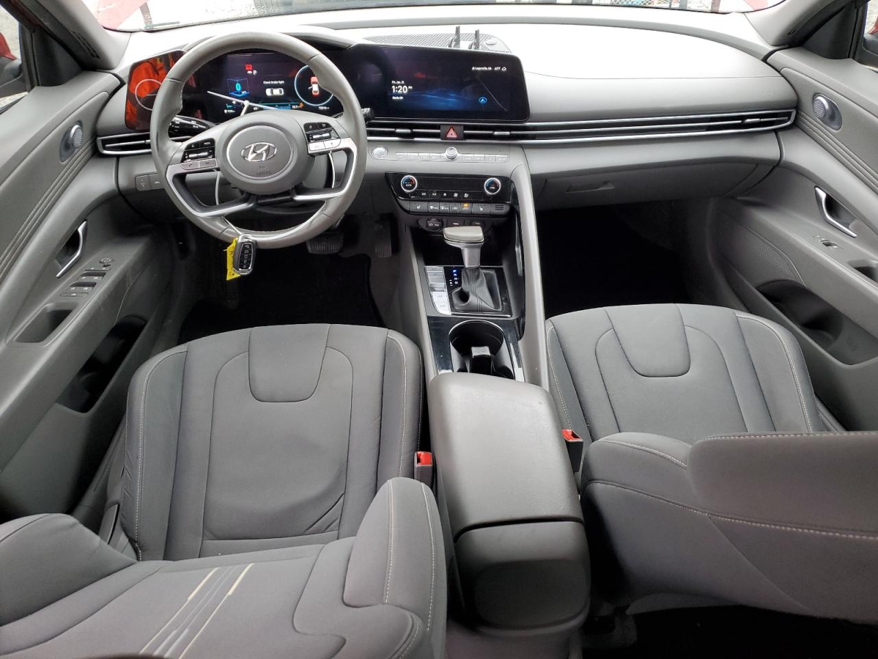 2023 Hyundai Elantra - Image 8
