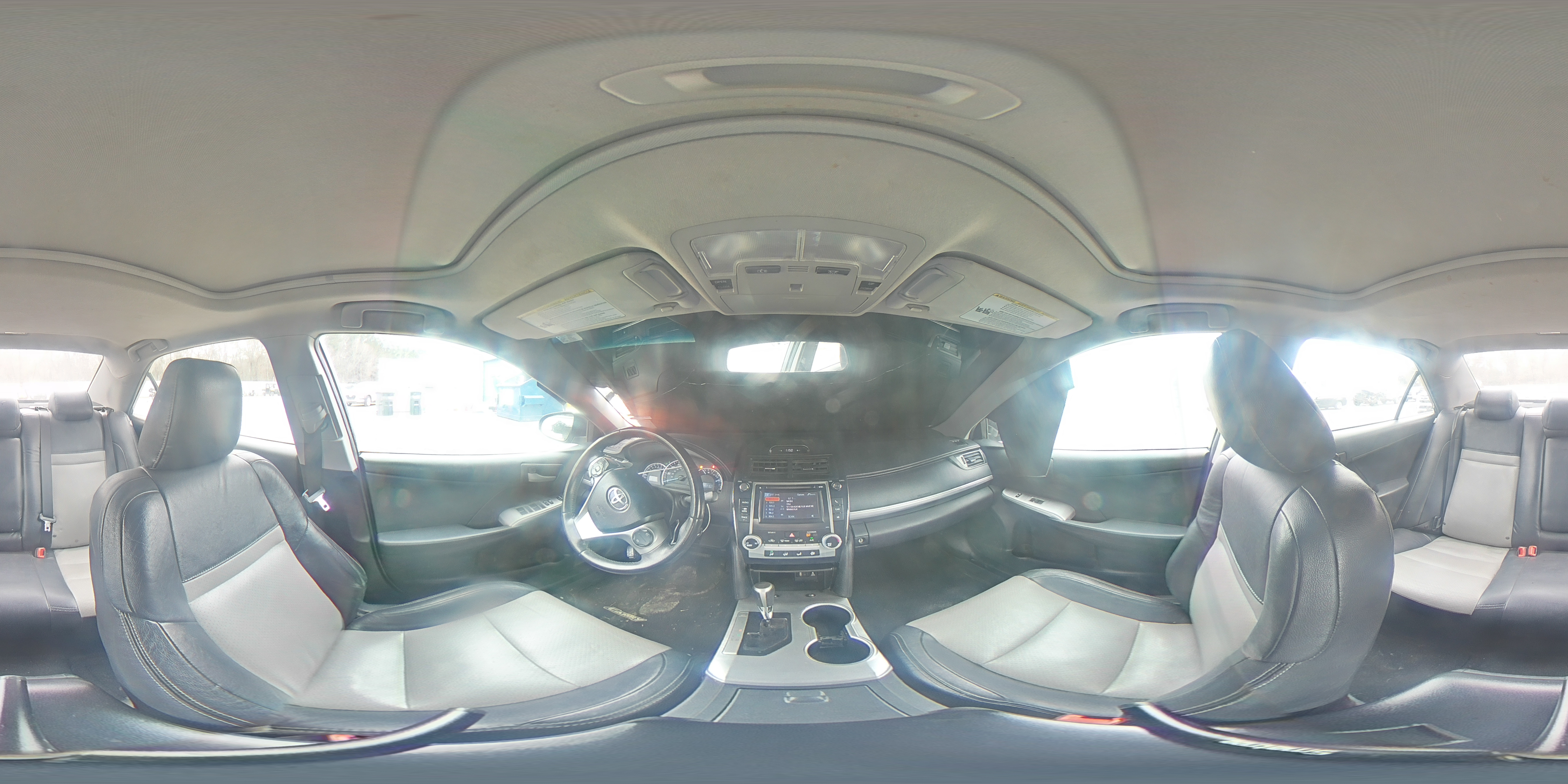 2012 Toyota Camry - Image 13
