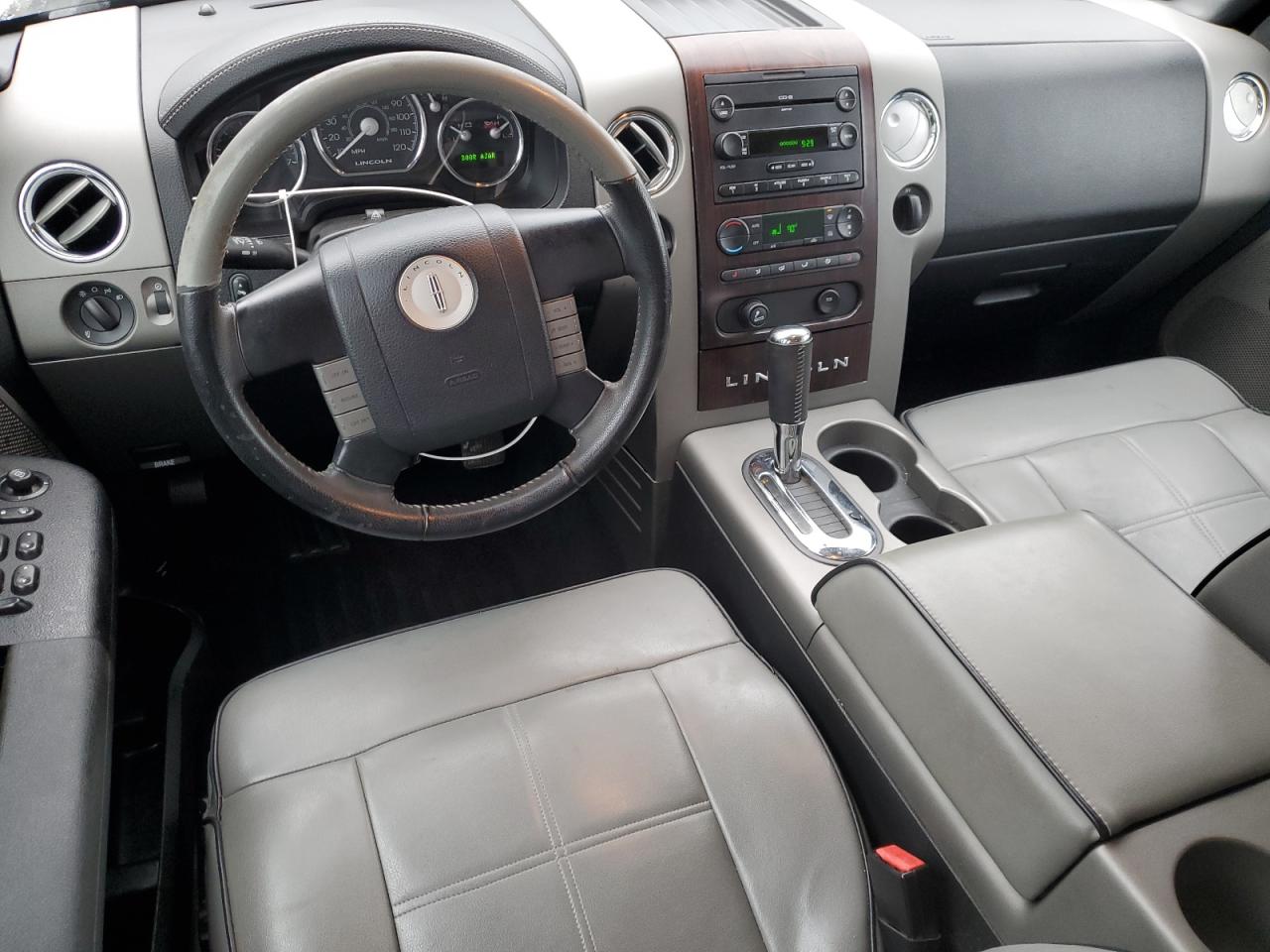 2006 Lincoln Mark LT - Image 8