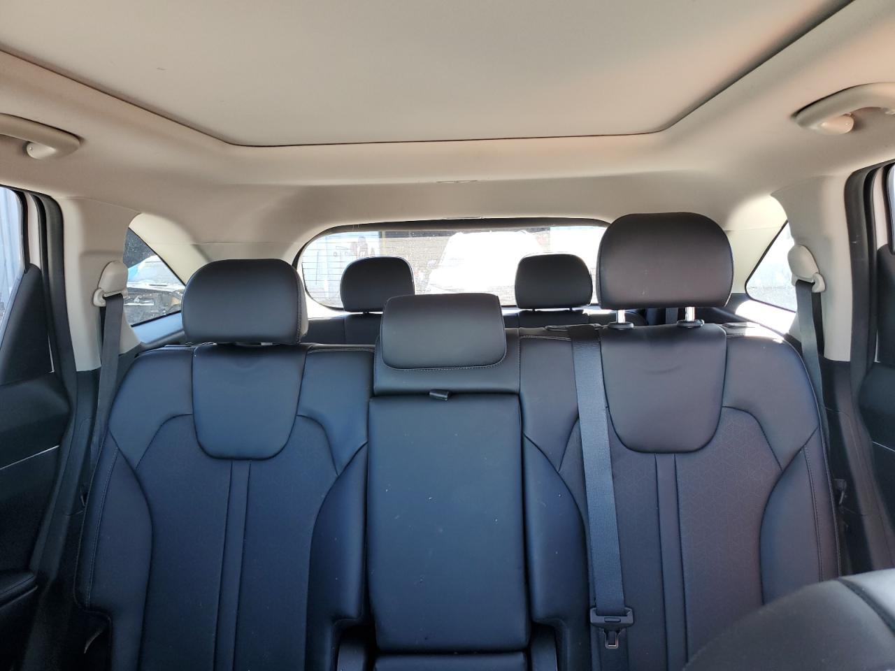 2023 Kia Sorento - Image 10