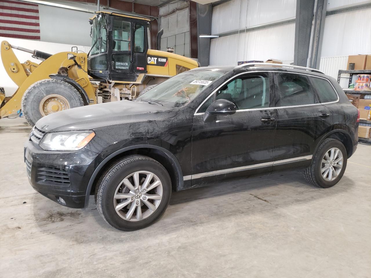 2014 Volkswagen Touareg - Image 1