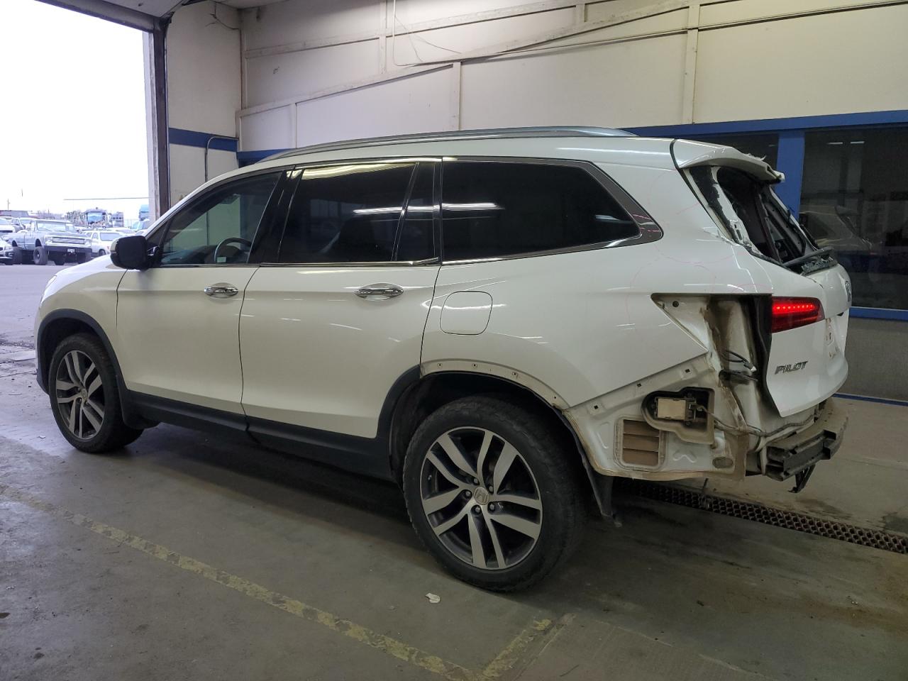 2017 Honda Pilot - Image 2