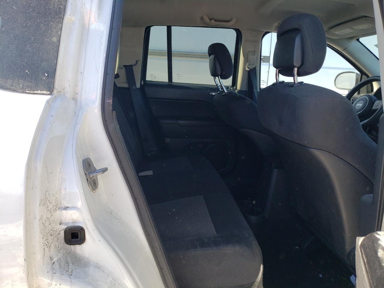 2011 Jeep Compass - Image 11
