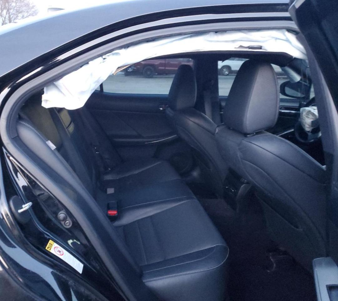 2014 Lexus IS - Image 10