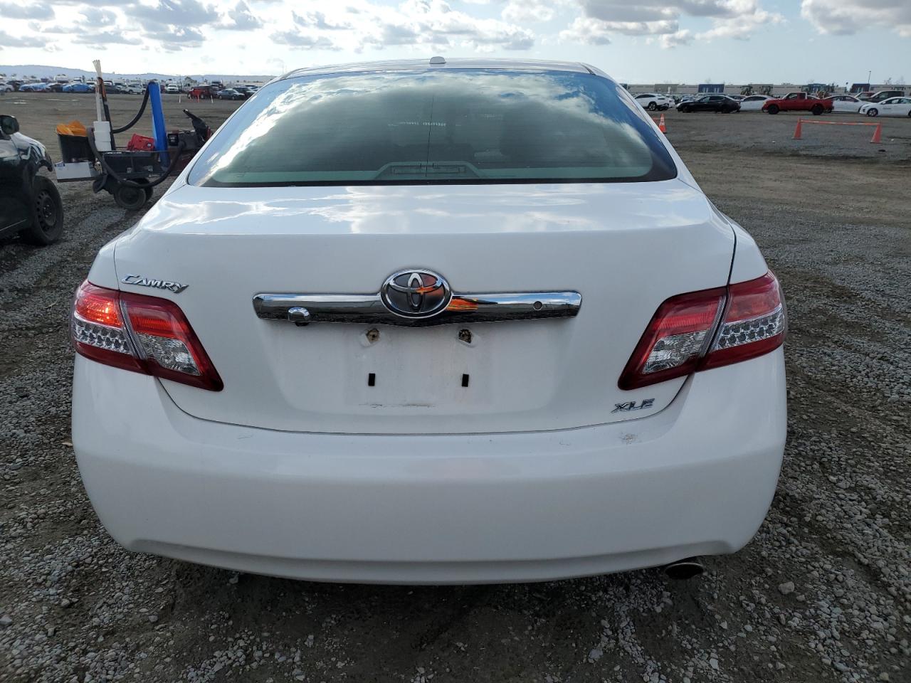 2010 Toyota Camry - Image 6