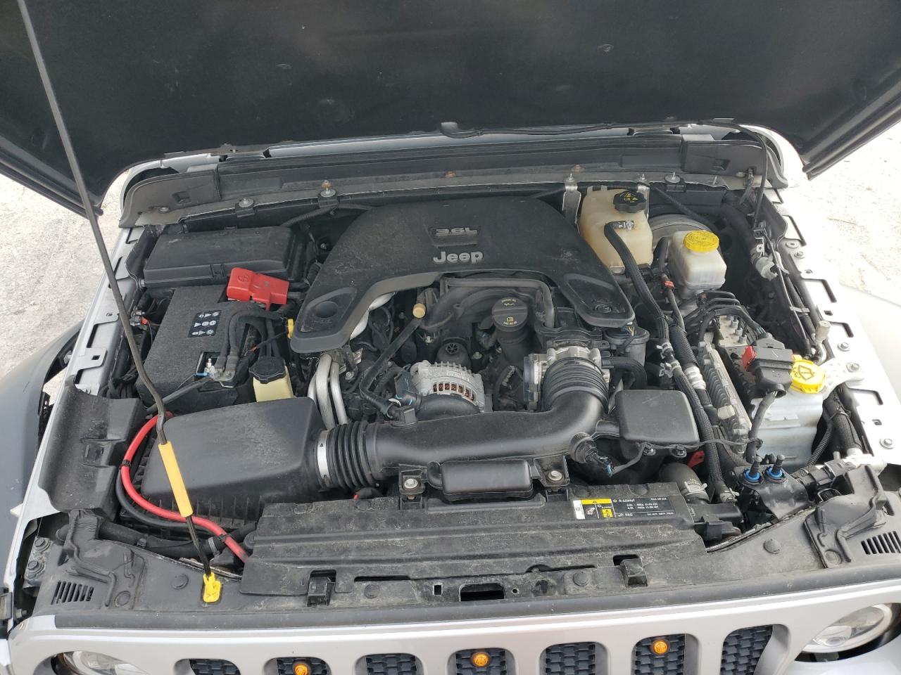 2018 Jeep Wrangler - Image 12