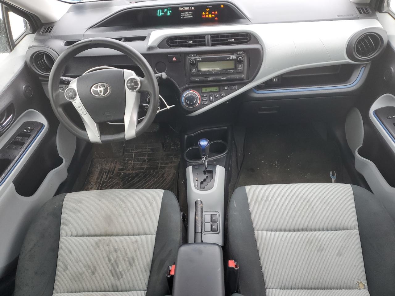 2012 Toyota Prius - Image 8