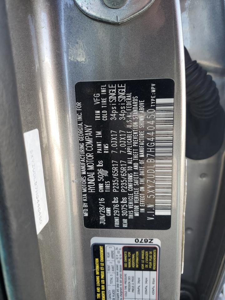 2017 Hyundai Santa Fe - Image 13