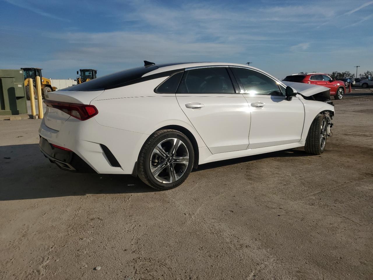 2024 Kia K5 - Image 3