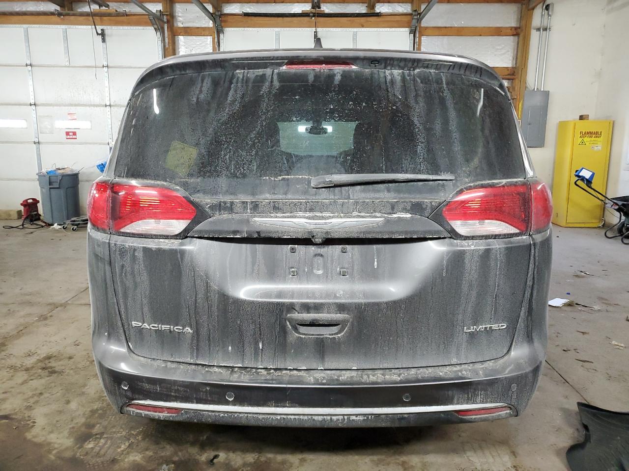 2017 Chrysler Pacifica - Image 6