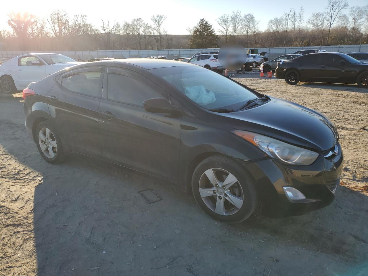 2013 Hyundai Elantra - Image 4