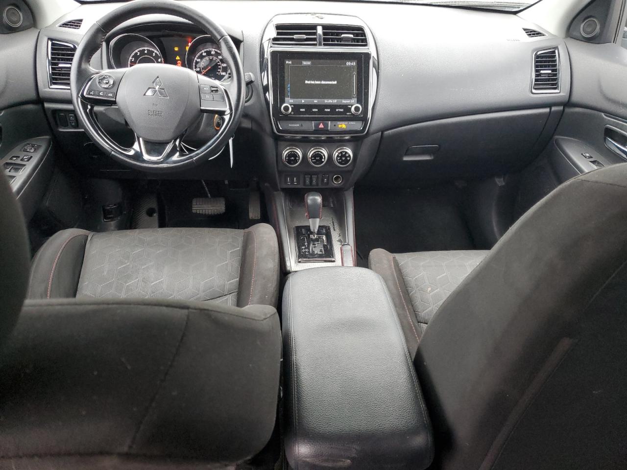 2021 Mitsubishi Outlander - Image 8