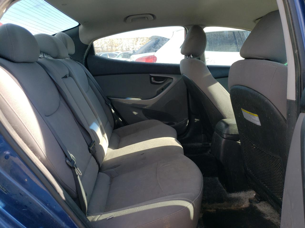 2015 Hyundai Elantra - Image 10