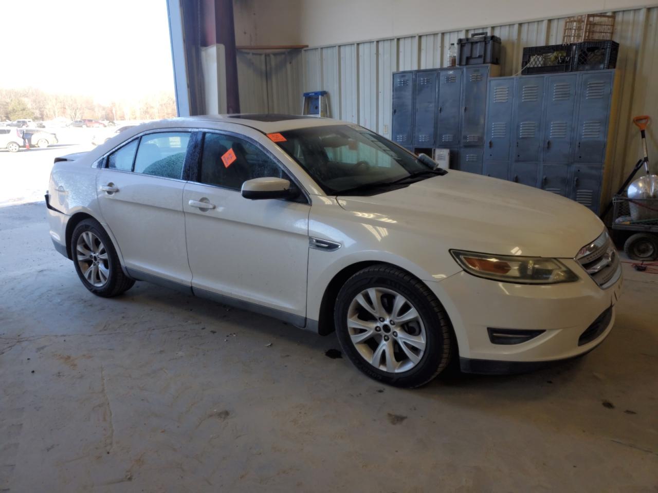 2011 Ford Taurus - Image 4