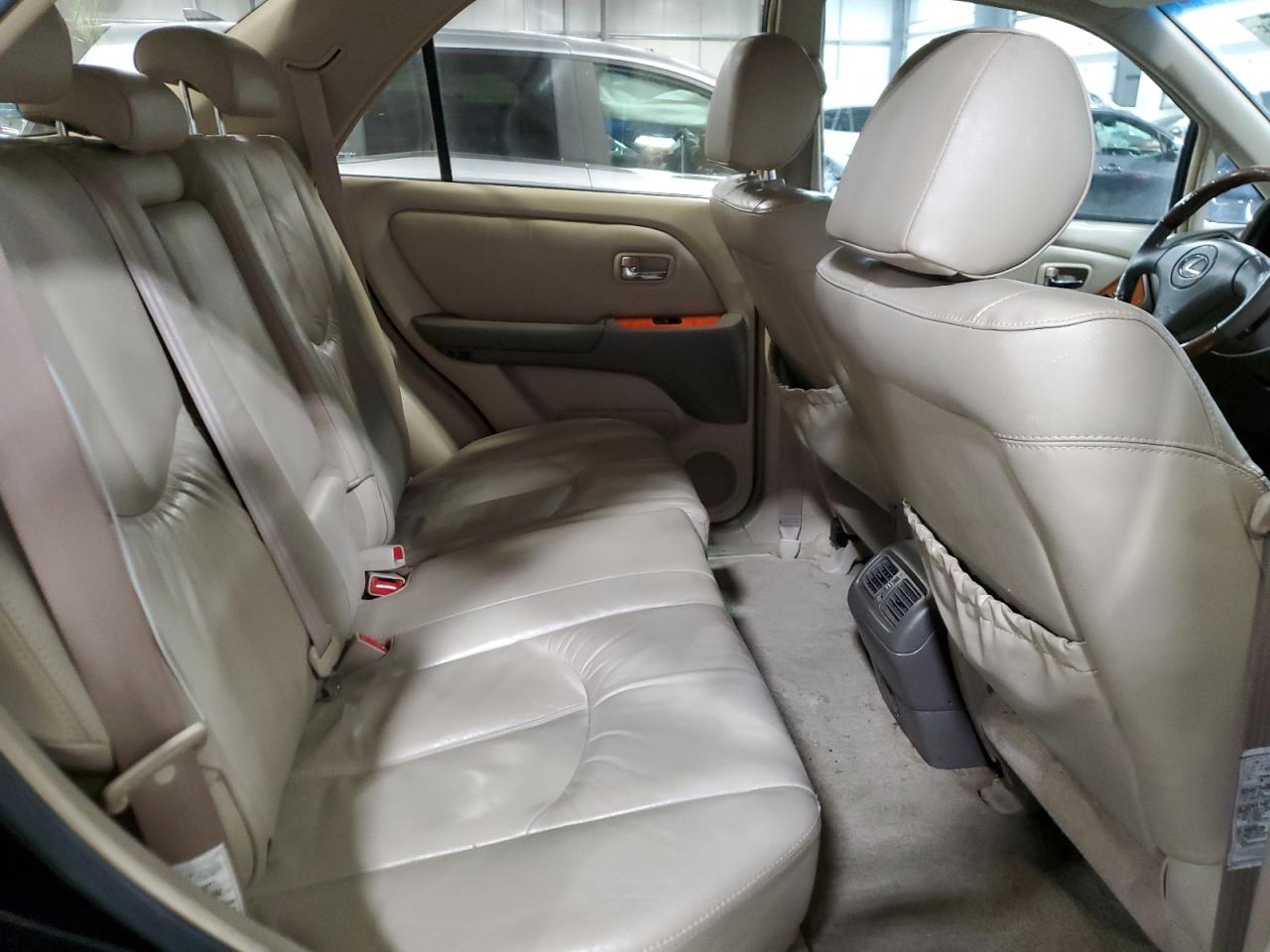 2002 Lexus RX - Image 11
