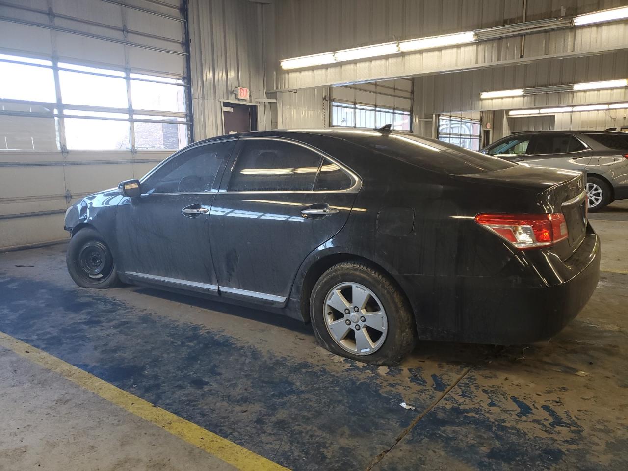 2011 Lexus ES - Image 2