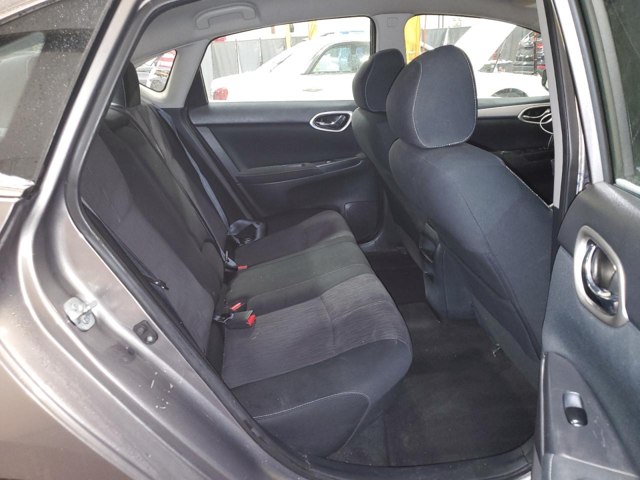 2015 Nissan Sentra - Image 10