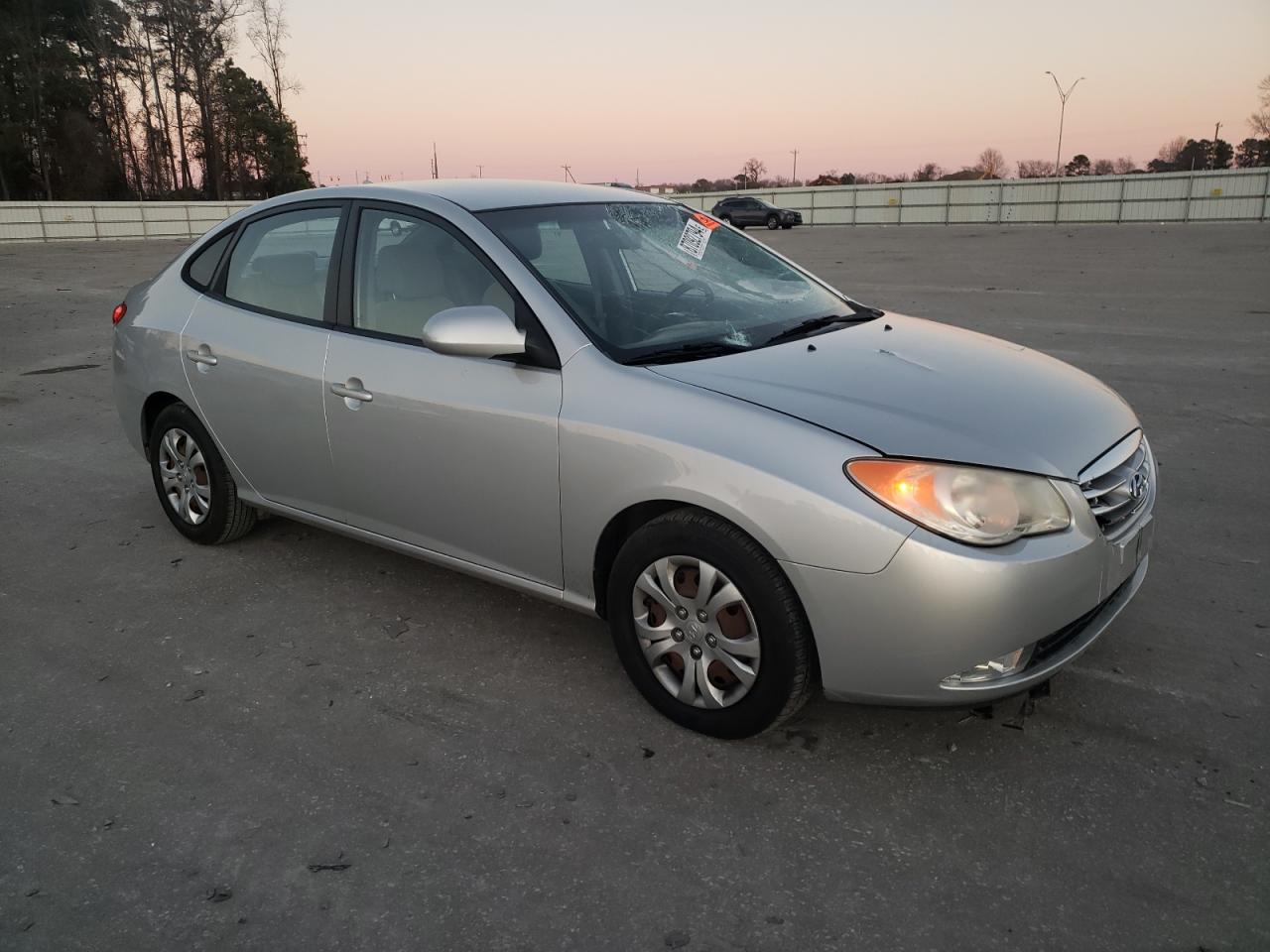2010 Hyundai Elantra - Image 4